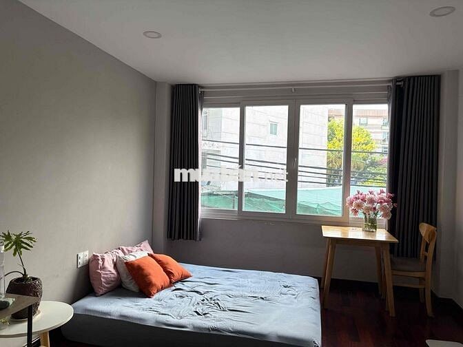STUDIO 35m2 CỬA SỔ RỘNG đường KHÁNH HỘI Q4