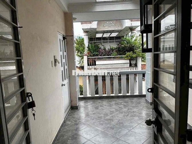 Cho thuê nhà hẻm Duy Tân, Phú Nhuận, 2 lầu 3PN, nhà trống vào ở ngay