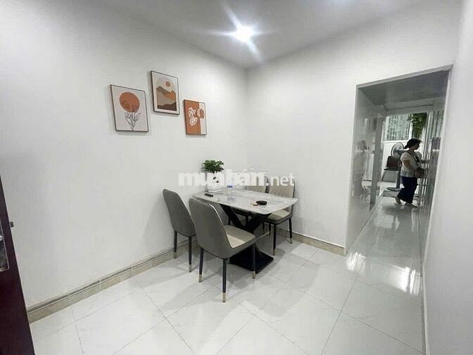 BÁN NHÀ TẬP THỂ VẠN BẢO – TRUNG TÂM BA ĐÌNH ,80M, 2 NGỦ ,ÔTÔ ĐỖ CỬA.