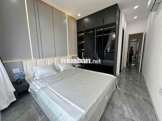 Cho thuê nhà 4 tầng kiệt oto 5m Nguyễn Hoàng full nội thất