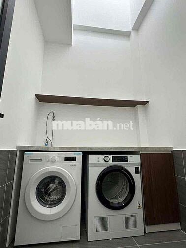 Cho thuê nhà 4 tầng kiệt oto 5m Nguyễn Hoàng full nội thất