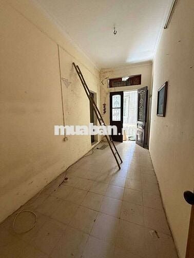 BÁN NHÀ LÒ ĐÚC , 10M RA MẶT PHỐ , DT 22,3M MT 4M GIÁ 5,1 TỶ