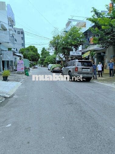 Bán nhà mặt tiền đs P.Tân Quy Q7 | dt 4,5x16m | Giá 11 tỷ