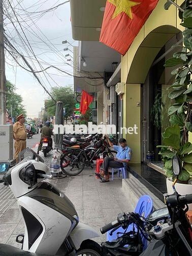 MT L Q Định 4x17 vỉa hè rộng 4 tầng lầu yaga,spa, pkham, shop