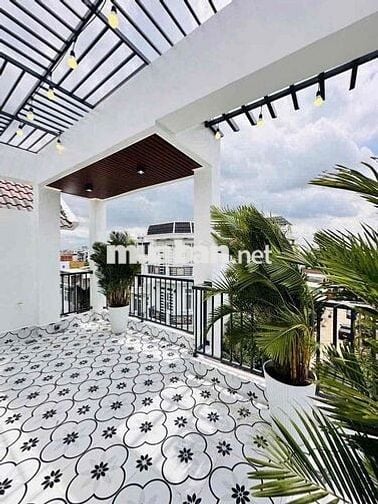 NHÀ GÓC 2 MẶT TIỀN THÔNG 5x14m TẶNG FULL NỘI THẤT