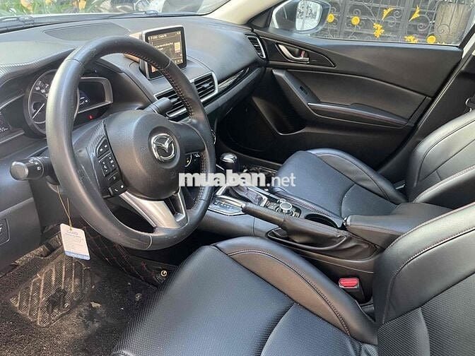 Mazda 3 2016 1.5 AT Sedan - 90000 km