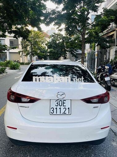 Mazda 3 2016 1.5 AT Sedan - 90000 km