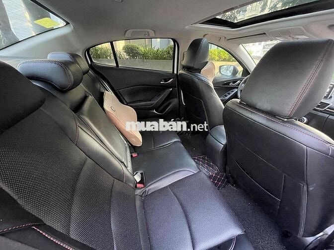 Mazda 3 2016 1.5 AT Sedan - 90000 km