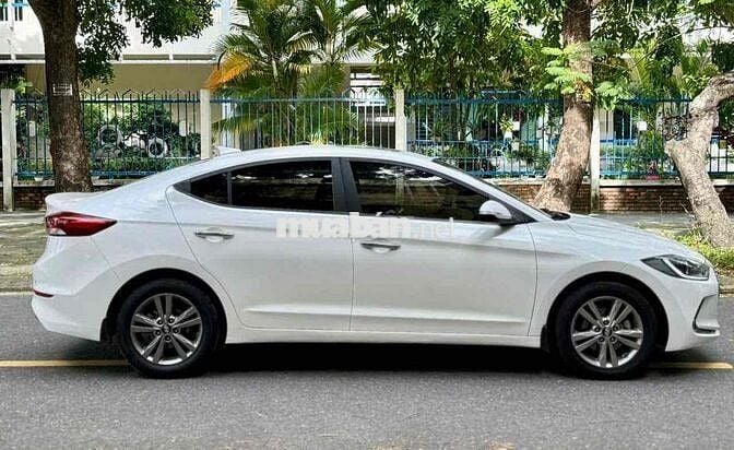 Hyundai Elantra 1.6 số tự động dk 2016
