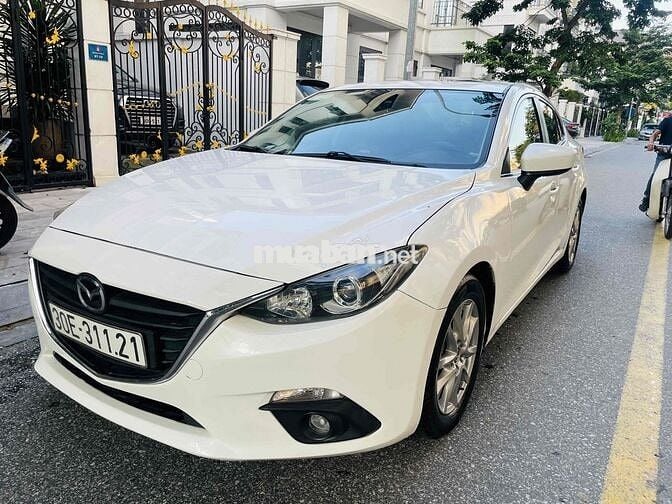 Mazda 3 2016 1.5 AT Sedan - 90000 km