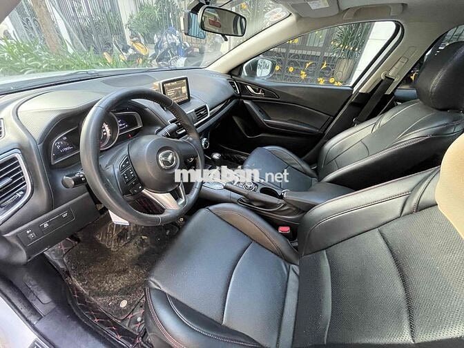 Mazda 3 2016 1.5 AT Sedan - 90000 km