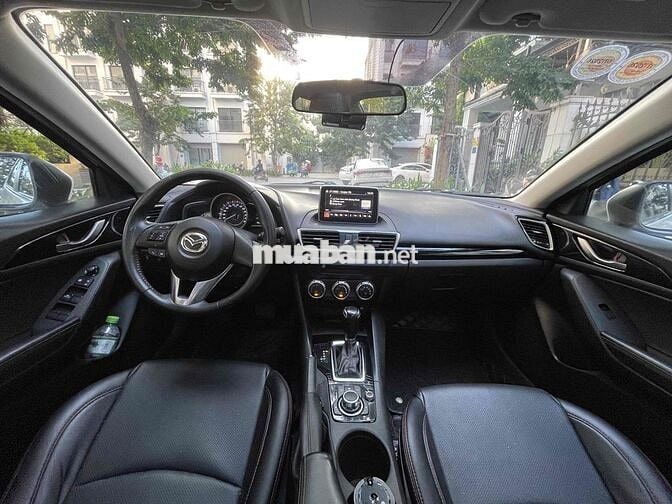 Mazda 3 2016 1.5 AT Sedan - 90000 km