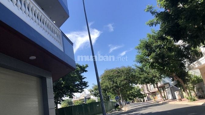 Cho thuê căn góc nguyên căn khu đô thị Hà Quang 1, thành phố Nha Trang