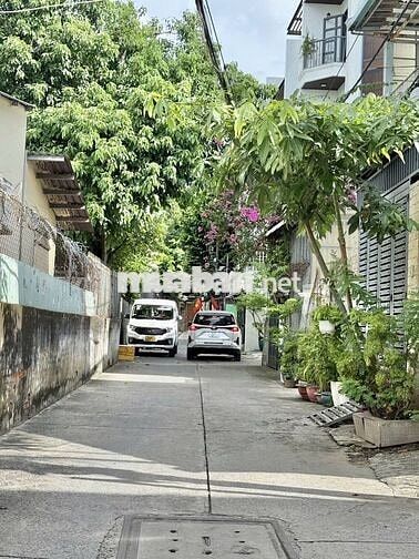 Nhà mặt tiền Phùng Chí Kiên,pTân sơn nhì. Ngang 5m. Đối diện công viên