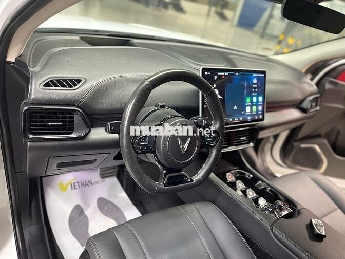 VinFast VF8 Eco 2023 Trắng Pin SDI - 57000 km