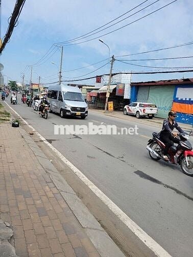 Cần bán gấp, mặt tiền 80m2, 2 phòng ngủ, Quốc lộ 50, Bình Chánh
