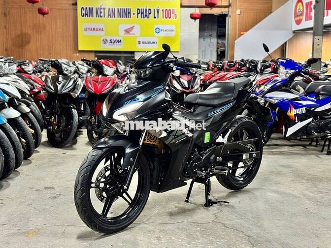 XE MÁYTHANHTÙNG_EXCITER 155 VVA ĐEN BÓNG ZIN LƯỚT