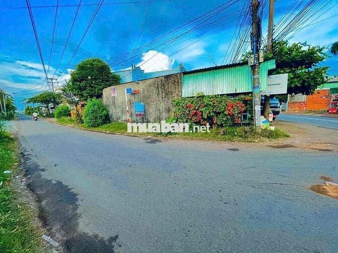 BÁN MẢNH ĐẤT GẦN NÚI CHỨA CHAN