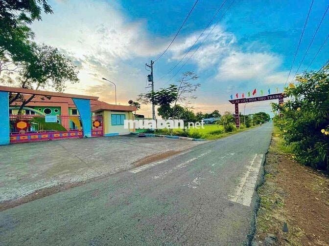 BÁN MẢNH ĐẤT GẦN NÚI CHỨA CHAN