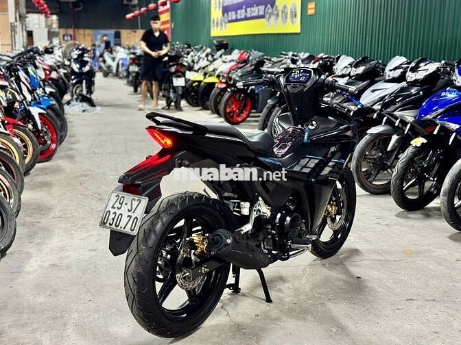 XE MÁYTHANHTÙNG_EXCITER 155 VVA ĐEN BÓNG ZIN LƯỚT