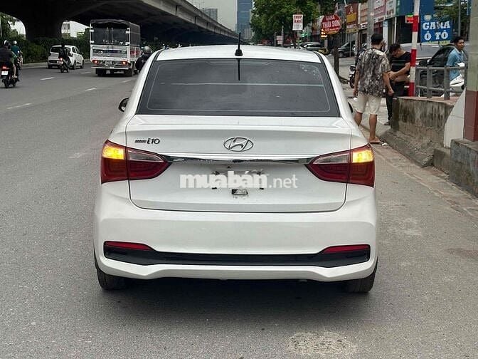 Hyundai Grand i10 2020 Sedan 1.2 MT Base - 94000 k