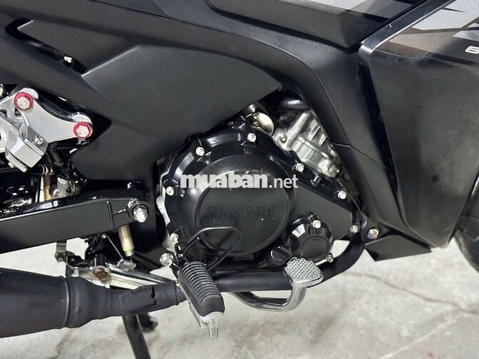 XE MÁYTHANHTÙNG_EXCITER 155 VVA ĐEN BÓNG ZIN LƯỚT