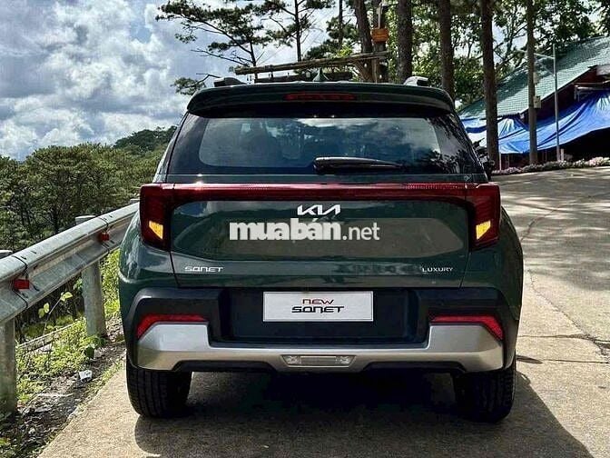 Kia Sonet 2025 Deluxe 1.5 AT