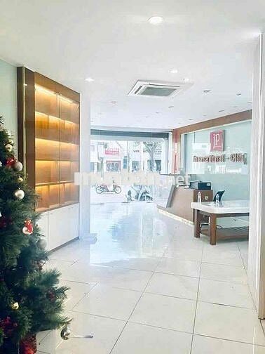 Nhà mặt tiền Nguyễn Cư Trinh, Q.1 – 5x18m nở hậu, 5 tầng, thang máy, v
