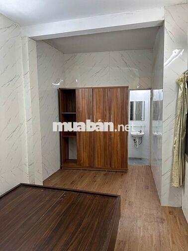 Nhà riêng Ngõ 612 Đê La Thành,  2 tầng 1 tum – ô tô đỗ đầu ngõ