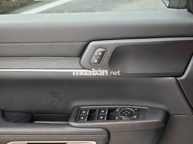 Ford Everest 2024 Titanium 4x2 màu trắng