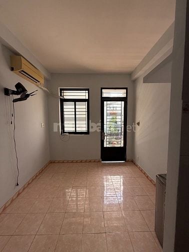 Nhà Nhỏ, Hẻm To ĐH Tài Chính, Hoàn công đủ 03 Tầng