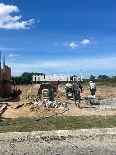 Giảm giá sâu bán lô đất shr chợ Bình Chánh tặng căn nhà,100m, chỉ890tr