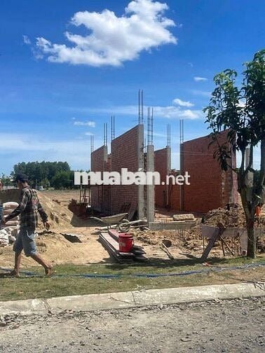 Giảm giá sâu bán lô đất shr chợ Bình Chánh tặng căn nhà,100m, chỉ890tr