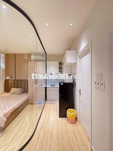 Căn hộ full nội thất ban công lớn máy giặt riêng giáp Q1, Q3