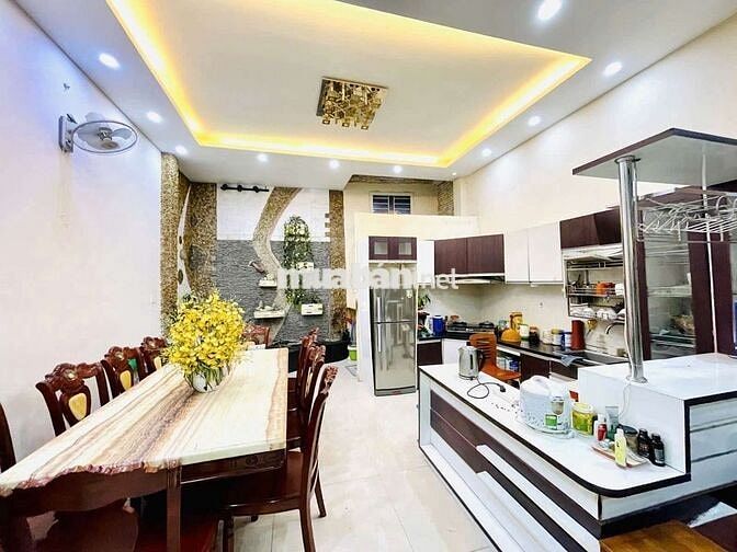 HXH 42/16 Ung Văn Khiêm 5 x 23 nở hậu  5PN 5WC 4 lầu công nhận 103m2