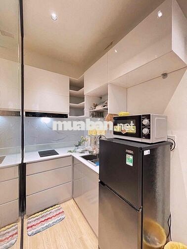 Căn hộ full nội thất ban công lớn máy giặt riêng giáp Q1, Q3