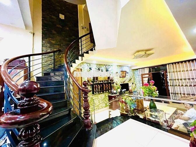 HXH 42/16 Ung Văn Khiêm 5 x 23 nở hậu  5PN 5WC 4 lầu công nhận 103m2