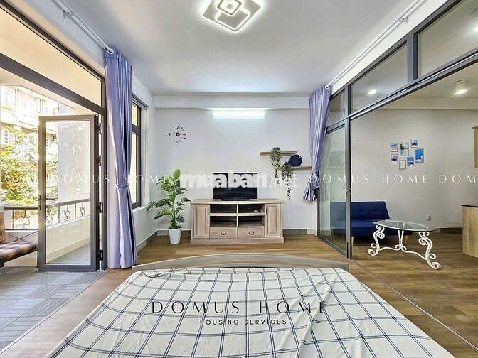 Căn hộ full nội thất ban công thoáng mát đường Calmette Quận 1