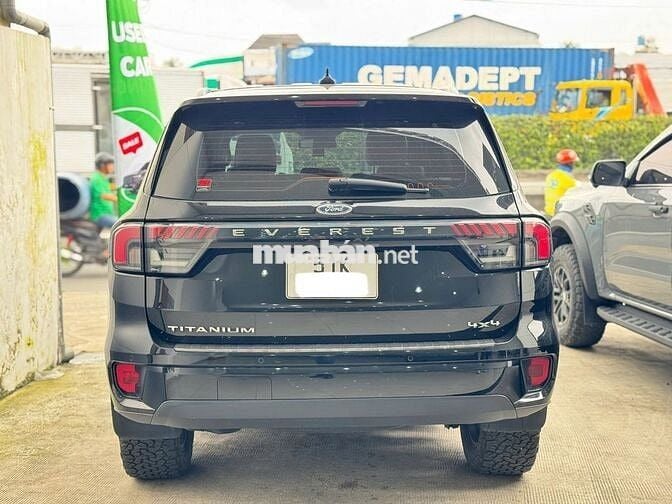 Ford Everest 2023 Titanium AT 4x4 - Full LS hãng