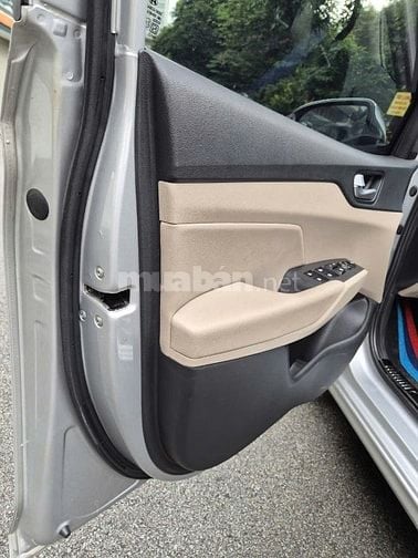 Cần bán Accent sx:2019Auto,0d0:48.000km,gđ sử dụng mới 98%.