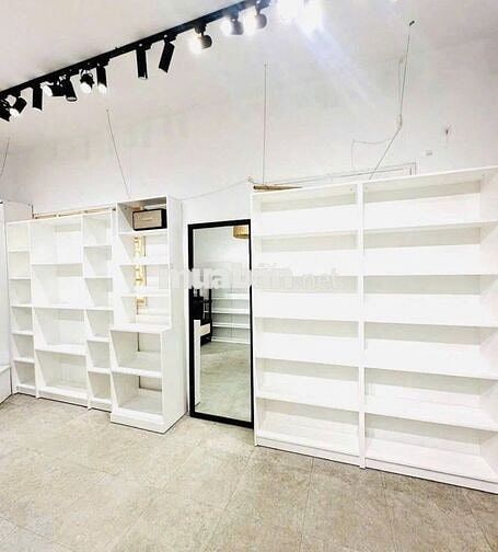 !!! TING TING !!! NHÀ NGUYÊN CĂN GÓC 2 MẶT TIỀN NGAY TRUNG TÂM QUẬN 1