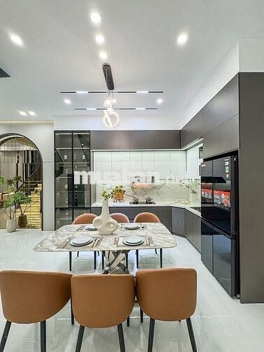 Bán Nhà Phố Giá Nhà Hẻm - Thủ Dẩu Một - Tặng Nội Thất - Sổ Hồng Riêng
