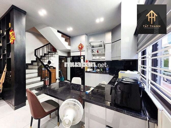 Bán nhà mặt ngõ Chợ Hàng-sau căn mặt đường