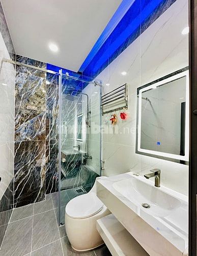 Nhà mới 100% dt66m2 đúc 5 tầng 5pn đẹp lung linh hxh Mã Lò,Q. Bình Tân