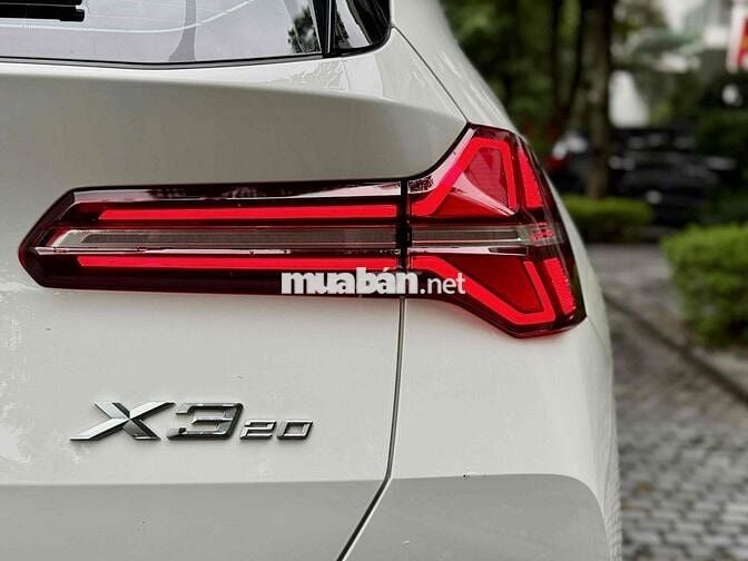 BMW X3 2025 sDrive20i - 2700 km