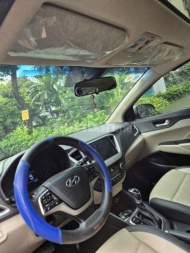 Cần bán Accent sx:2019Auto,0d0:48.000km,gđ sử dụng mới 98%.