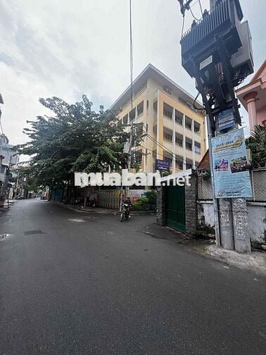 Cho thuê toà nhà đẹp 4,3x20, MT đường Hồ Biểu Chánh, PN