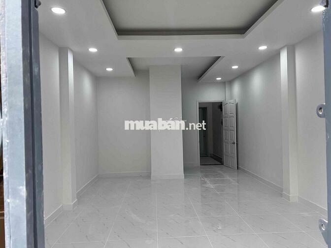 Cho thuê toà nhà đẹp 4,3x20, MT đường Hồ Biểu Chánh, PN