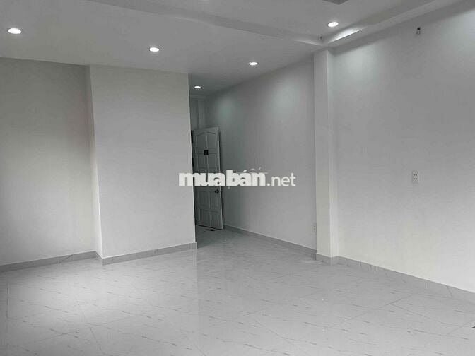 Cho thuê toà nhà đẹp 4,3x20, MT đường Hồ Biểu Chánh, PN