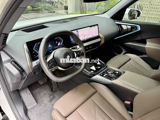 BMW X3 2025 sDrive20i - 2700 km